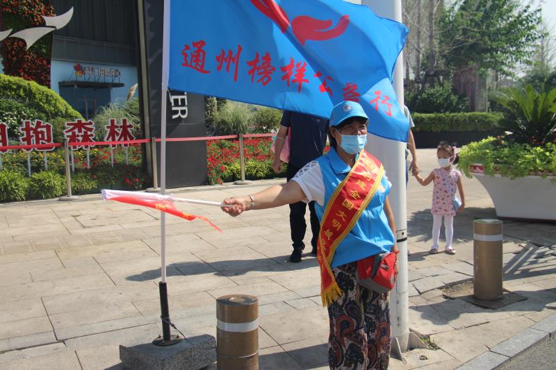 <strong>东北骚妇操屄视屏</strong>